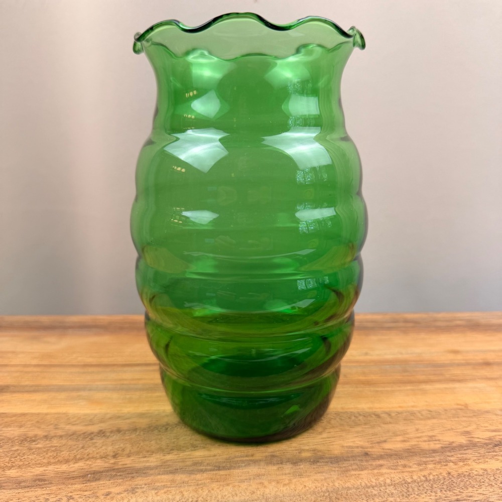 Anchor Hocking Emerald Green Glass Beehive Vase Ruffled Rim Vintage Mid Century
